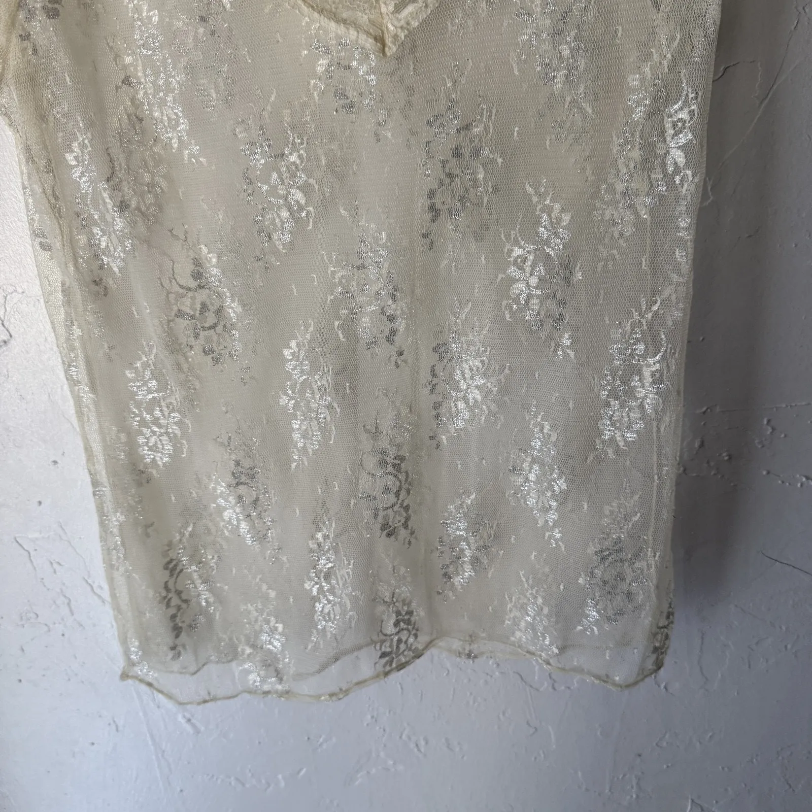 Perfect Fit Lace Shirt Y2k Medium Cream Sheer V Neck Fairy‎ Floral Top Dainty White - Image 3