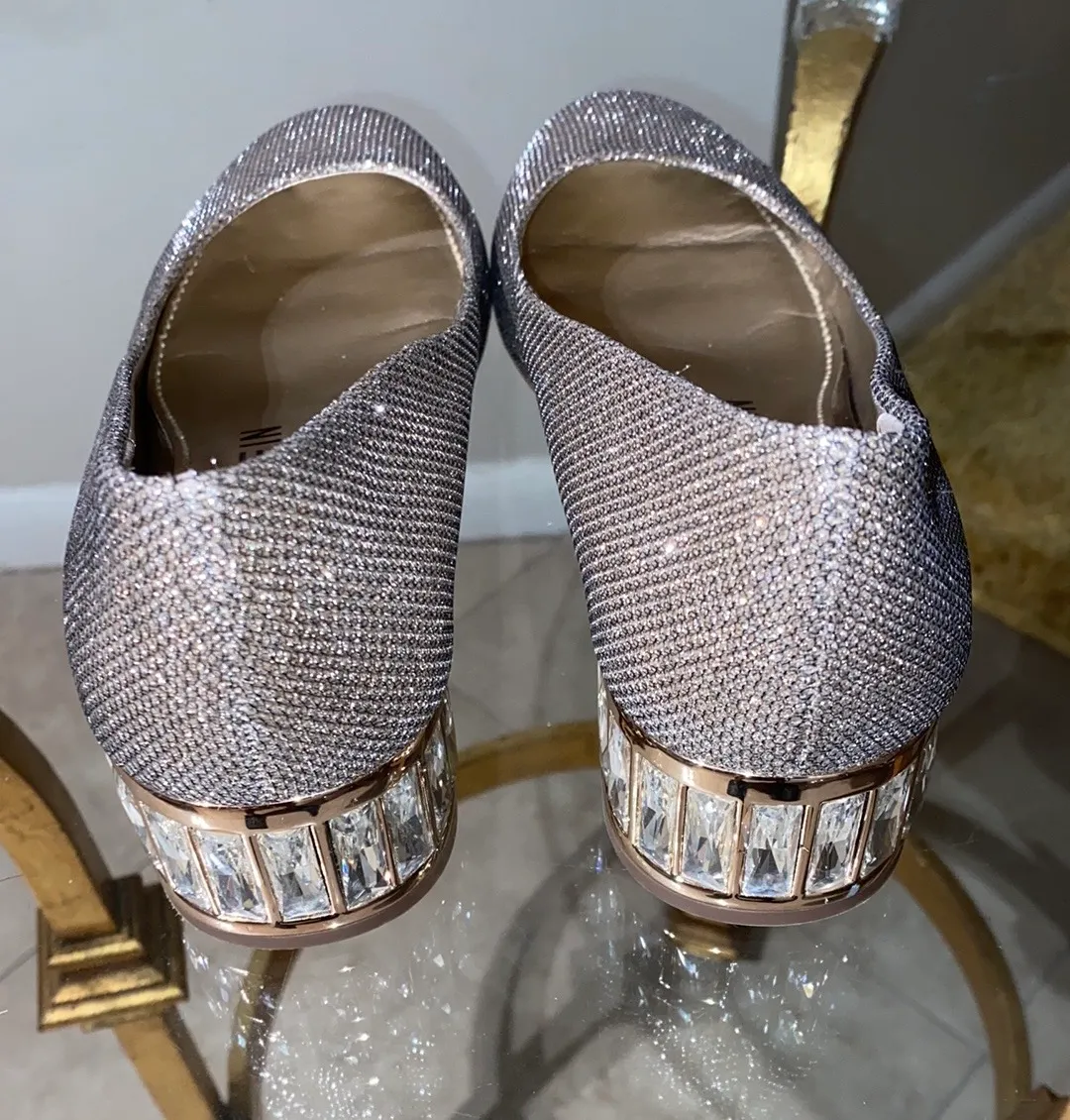Anne Klein 's Gold Glitter Haedyn Round Toe Pumps - Image 4
