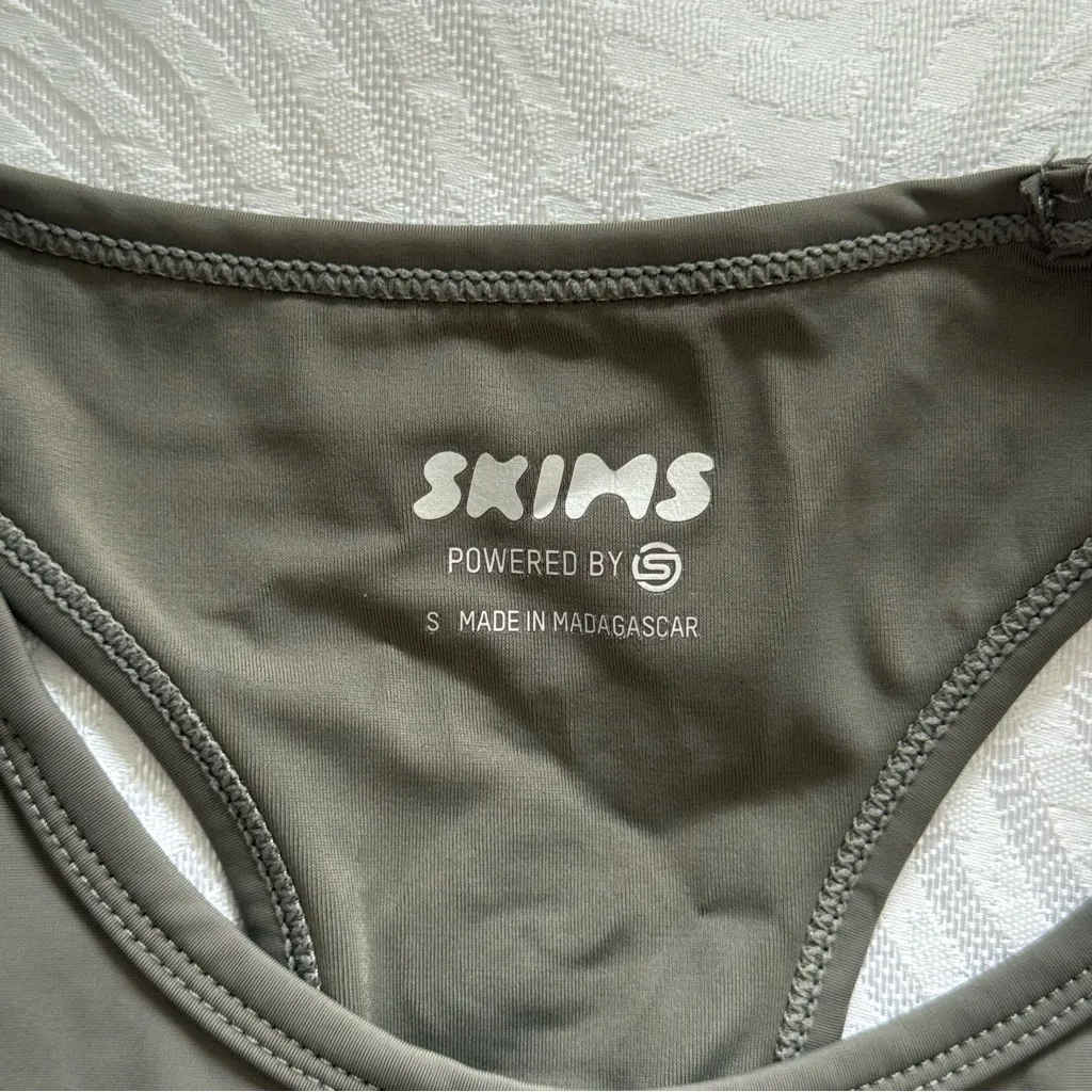 SKIMS Performance Racerback Tank Gunmetal - Image 8