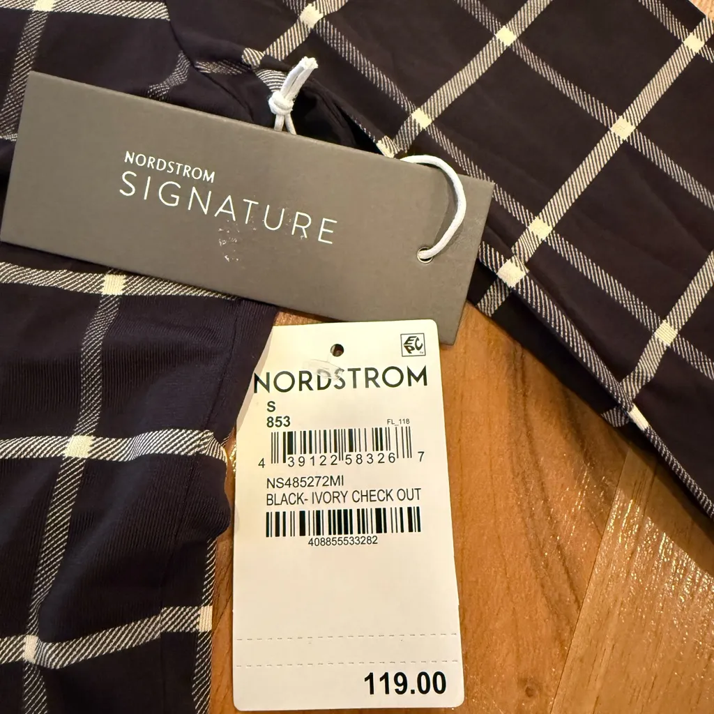 Nordstrom signature turtle neck‎ slinky long sleeve black ivory check out size S - Image 2