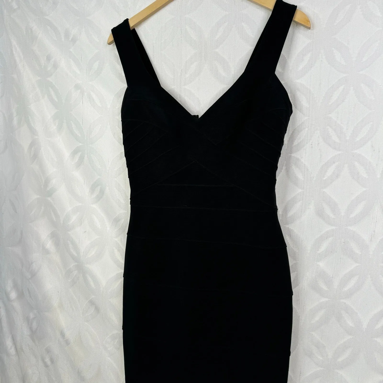 Tadashi Shoji Black Bandage V Neck Sleeveless Bodycon Cocktail Dress Size M - Image 5