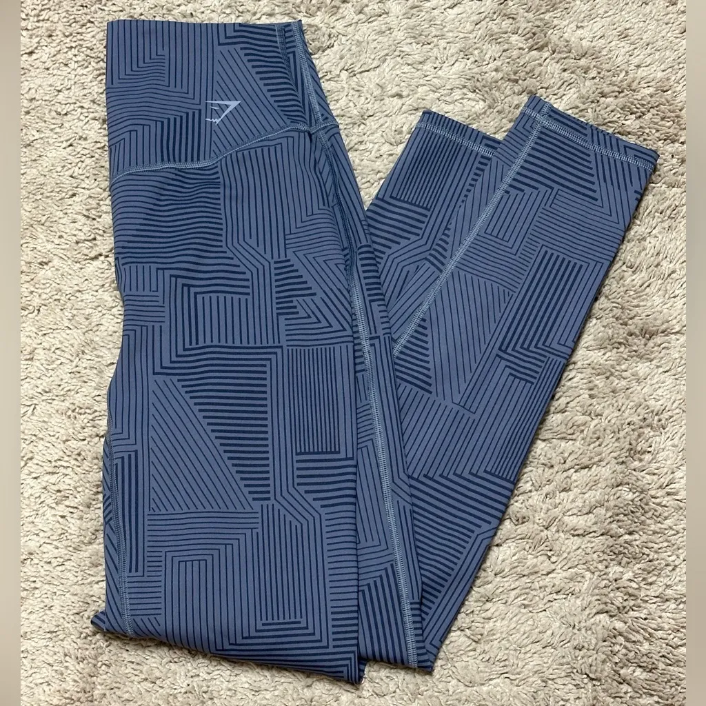 NWOT! Gymshark Gray Elevate Leggings size S - Image 10