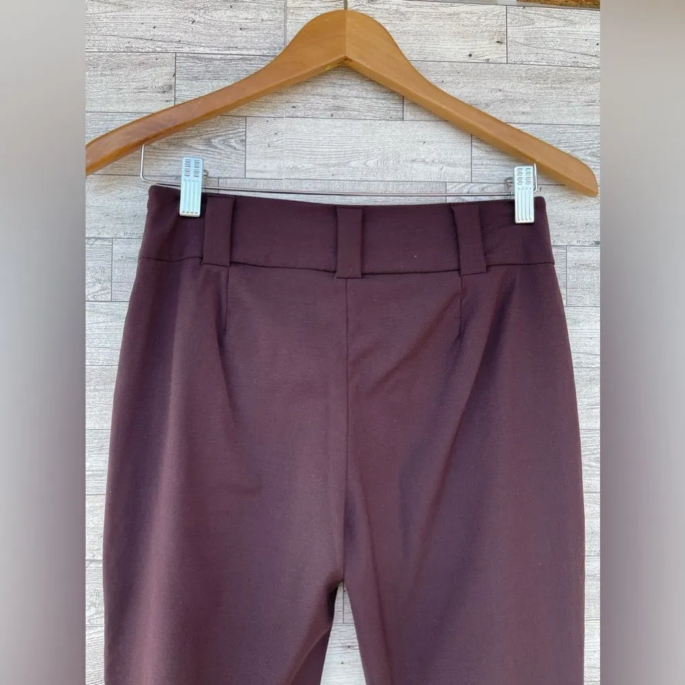 Dolce & Gabbana
Virgin wool 2 piece pant suit size 28/42 usa 6 - Image 16