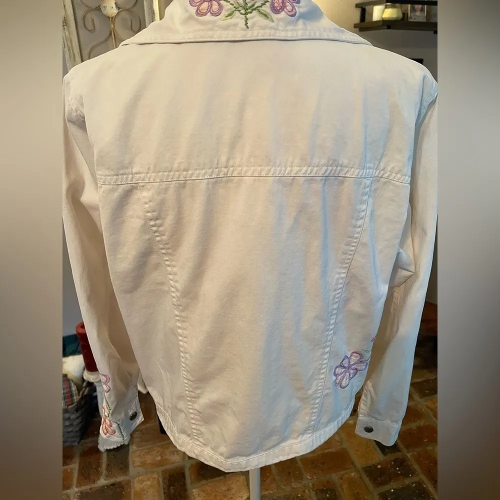 BFA Classics vintage ivory embroidered lightweight jacket. Size M - Image 6