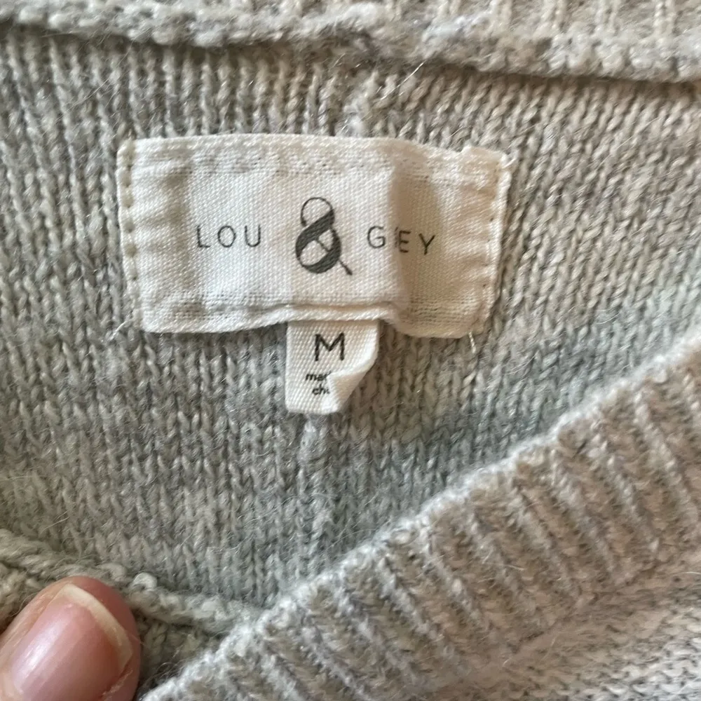 Lou & Grey long sleeve sweater, grey/white, size medium - Image 2