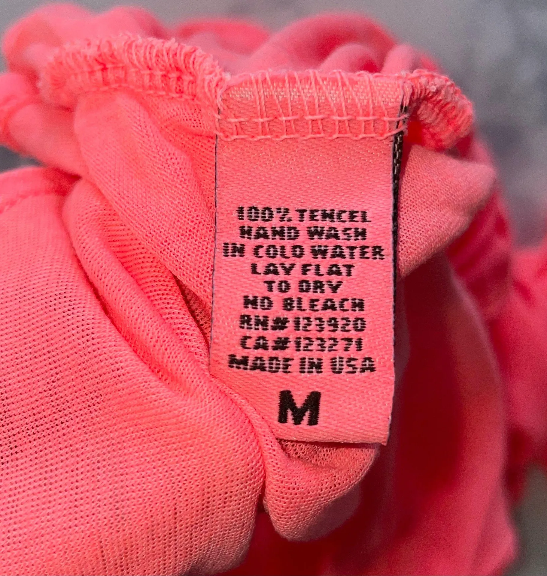 New  Lightweight Knit Scoop Neck Tank Top Neon Pink Size Medium - Image 9