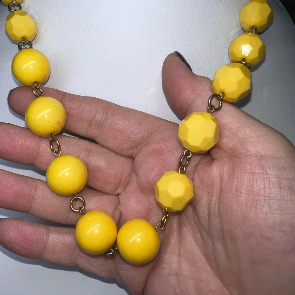 Faceted Yellow Vintage Look‎ Beaded Necklace Yellow - Image 3