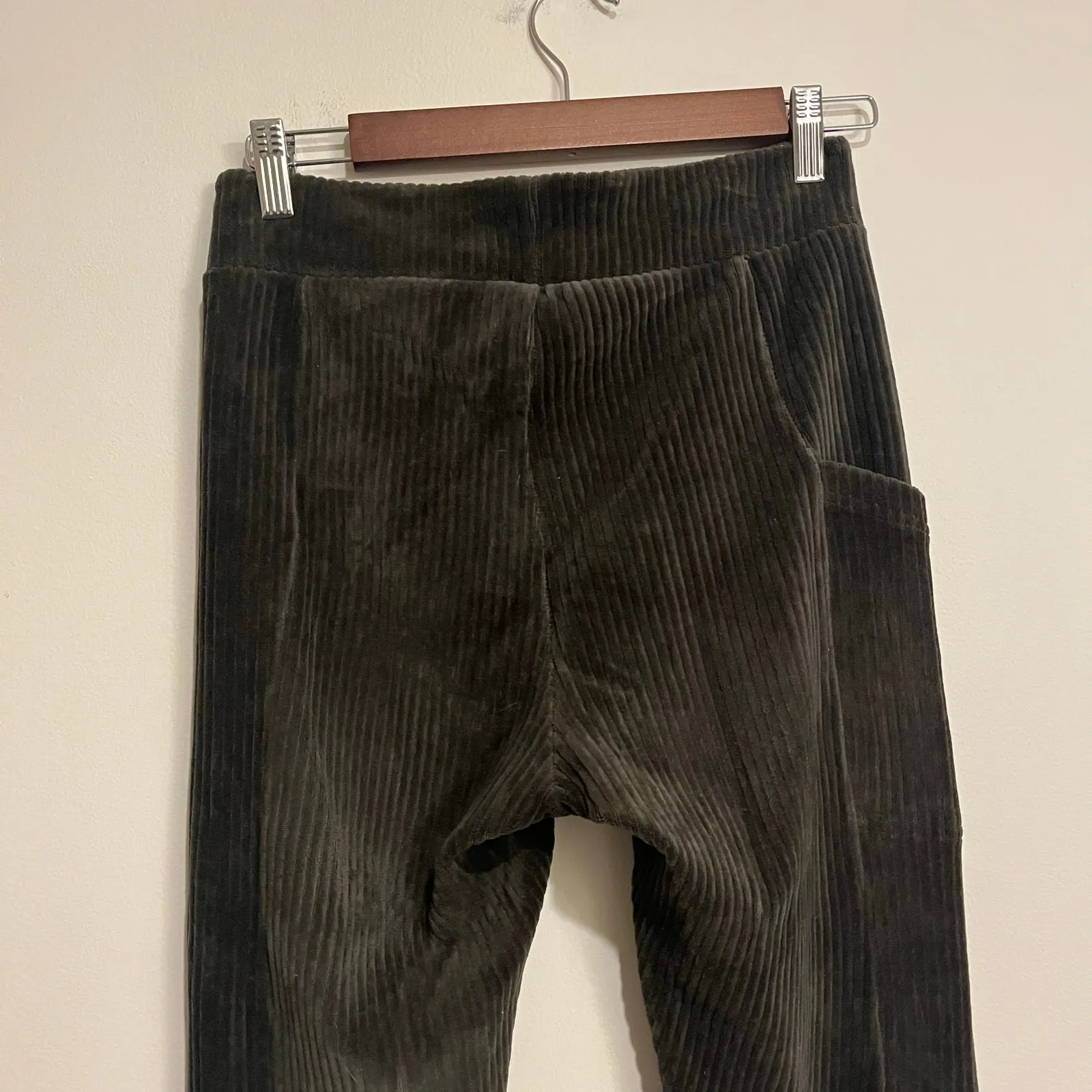 Kavu Leggings Stash Pocket Pants Olive Army Green Corduroy Velvet Ribbed Small - Image 2