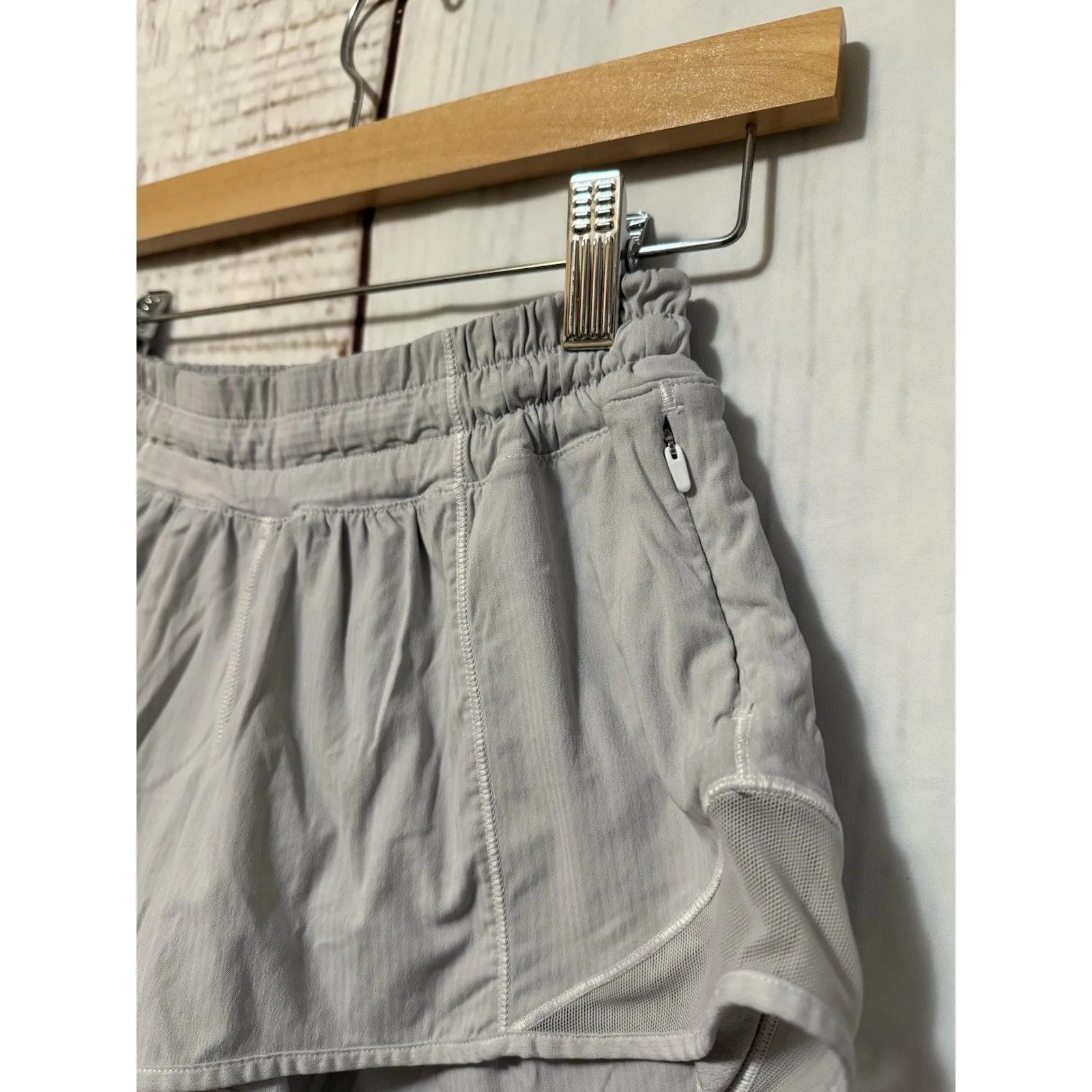 Lululemon Hotty Hot Shorts II 2" Inseam Lined Swift Size 4 White/Beige W7AHOR White - Image 4