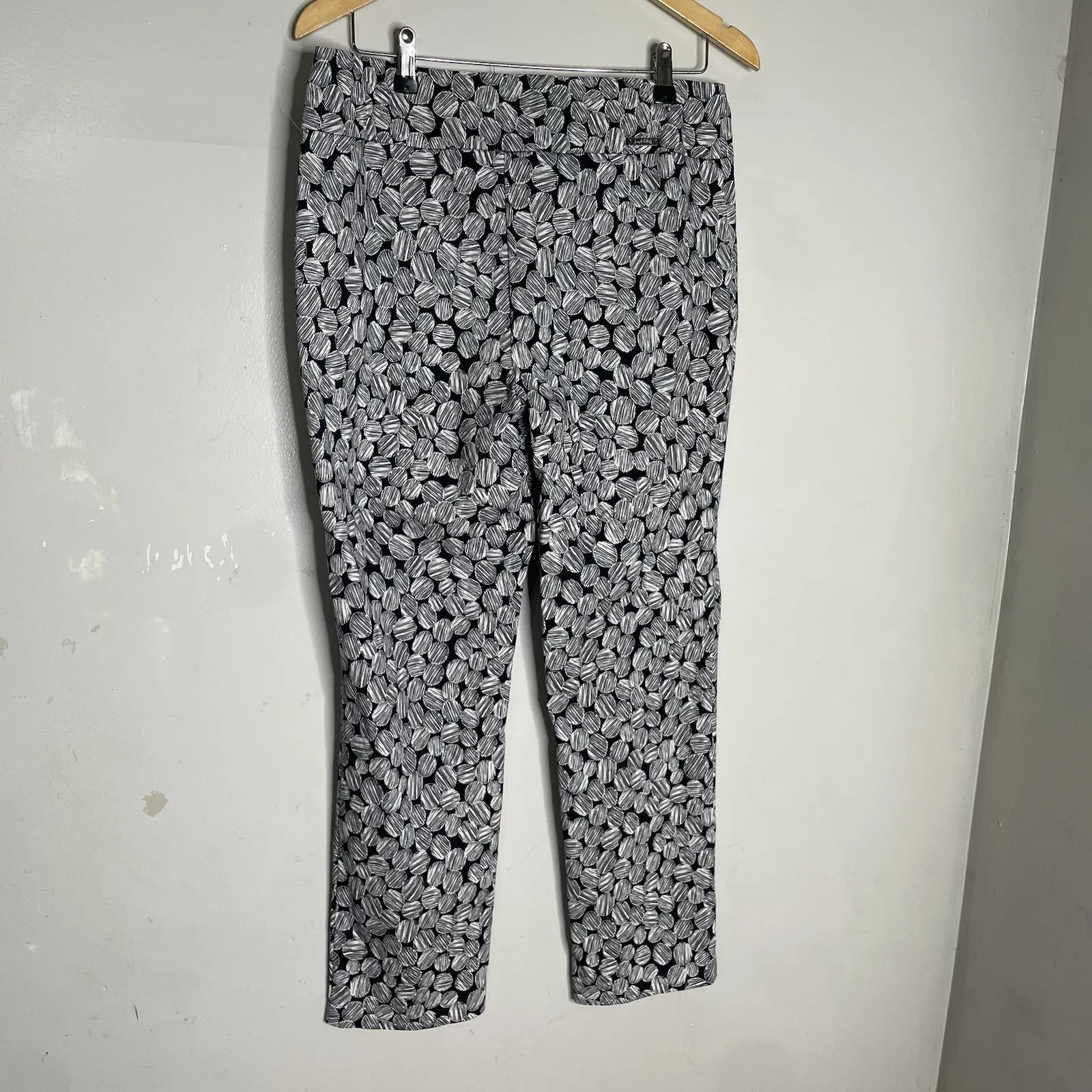 Joseph Ribkoff Straight Leg Black & White Dot Patterned Pants Women's Size 14 - Image 3