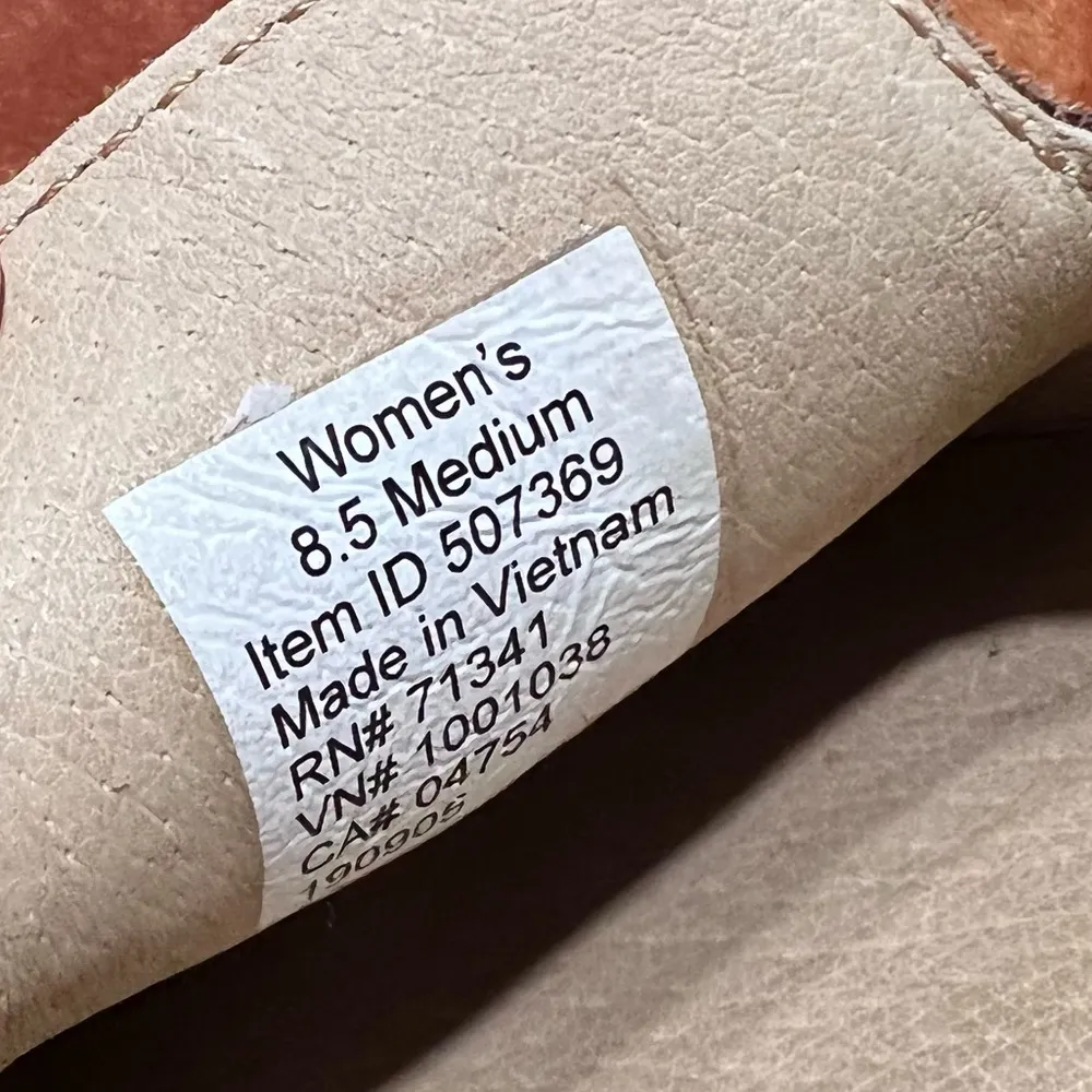 LL Bean Stonington Nubuck Leather Slip On Comfort Shoes size 8.5 Tan brown - Image 10