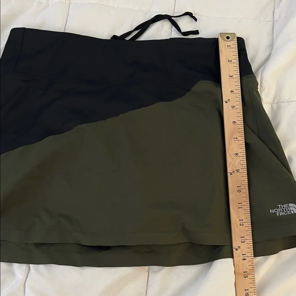 The North Face  Women's Two-Tone Mini Skort Size Medium - Image 6