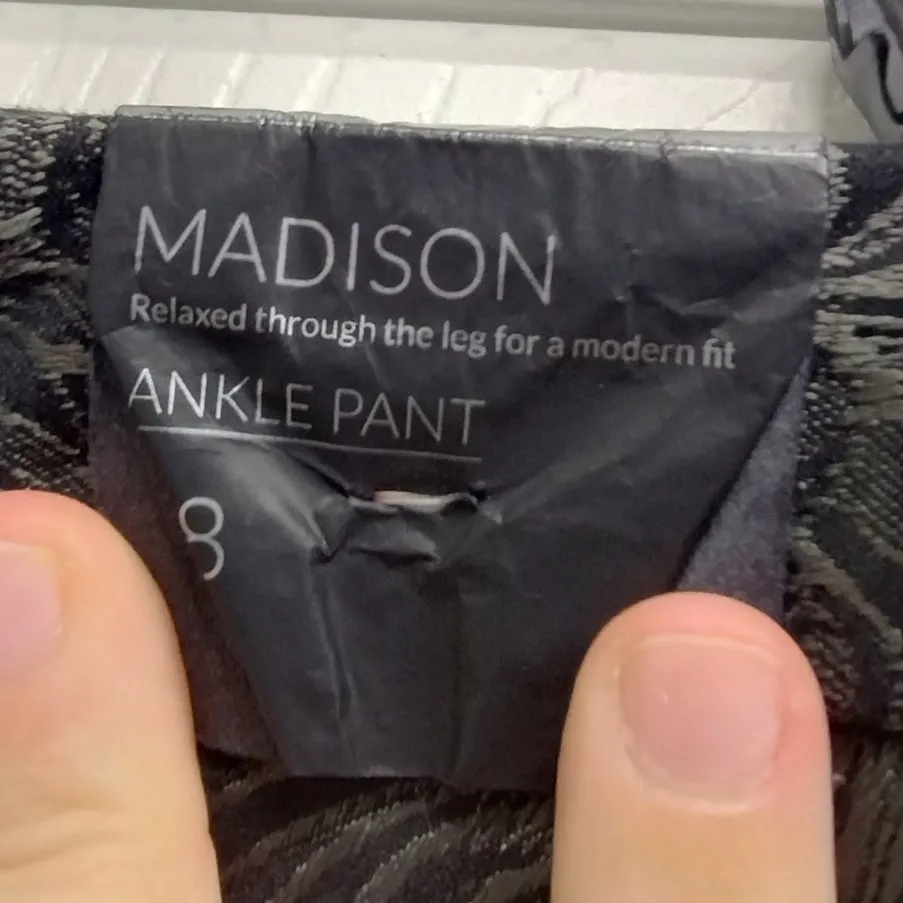 Lane Bryant NWT Plus Size 28 Madison Ankle Pants Pull-On Dark Green Botanical - Image 6