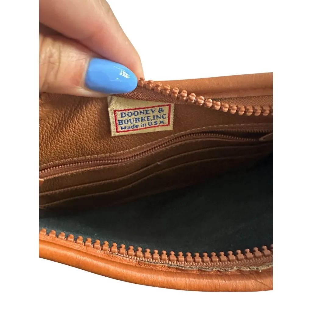 DOONEY & BOURKE Vintage Black Tan Pebble Leather Adjustable Shoulder Bag - Image 3