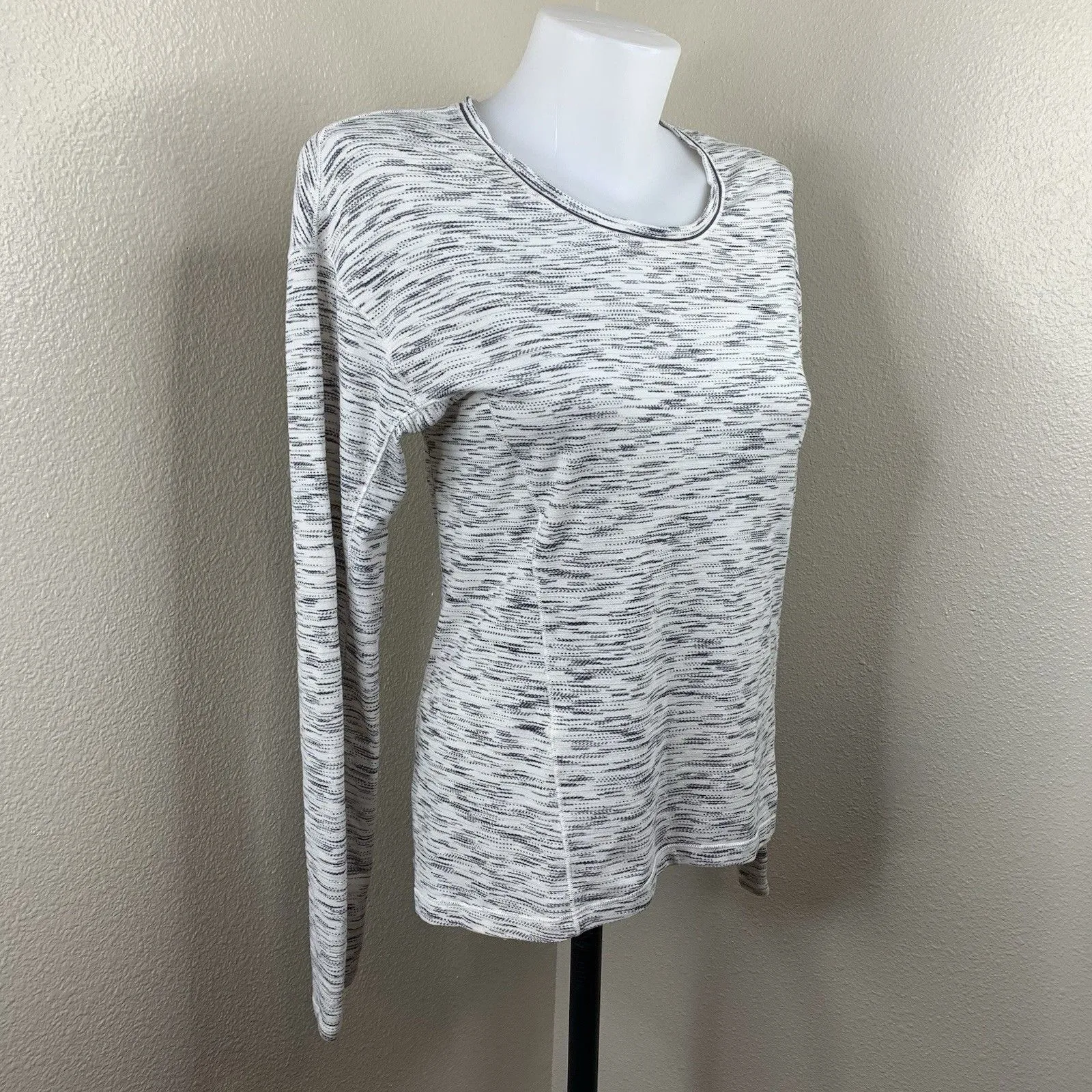 Lululemon Sweat Embrace Tiger Space Dye Long Sleeve Shirt Black White Sz S/M? - Image 3