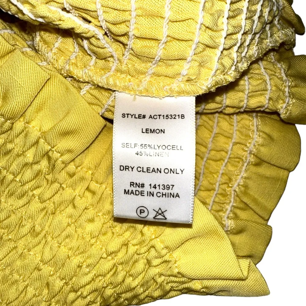 Astr The Label Mason Short Puff Sleeve Smocked Yellow Crop Top in Lemon MEDIUM - Image 6