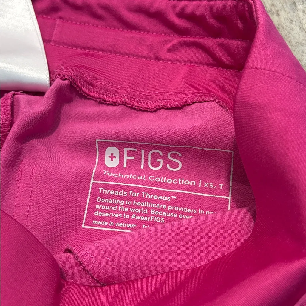FIGS pink scrub pants size XS Tall - Image 6