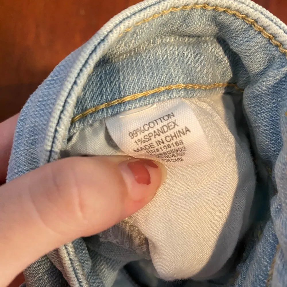 Tillys Lightwash Denim Shorts - Image 5