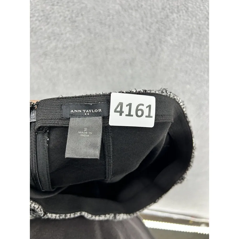 Ann Taylor Women's Skirt Pencil Marled Black White Cotton blend Knit Size 2 - Image 4