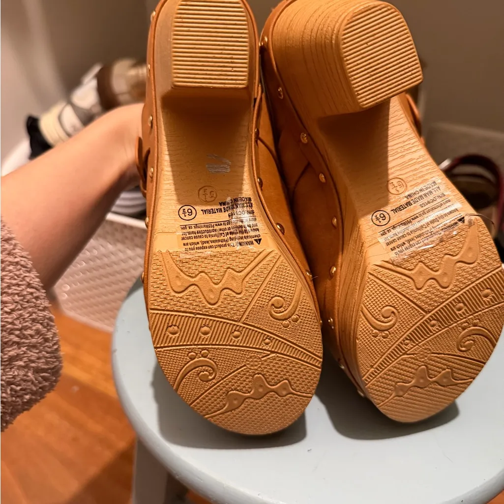 Tan Leather Clogs with Studded Details Size 6.5 - Image 3