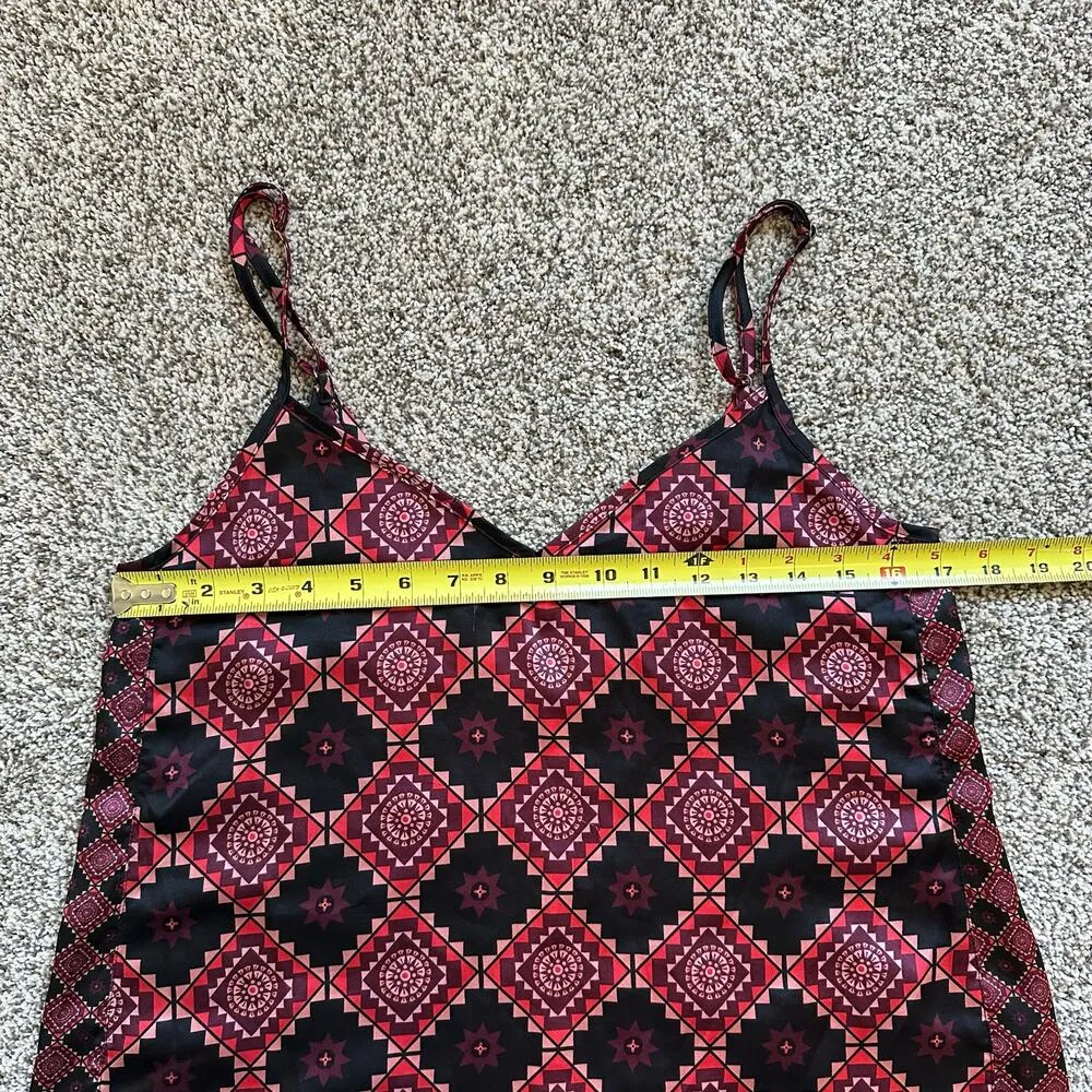 Sam Edelman black, red & pink tribal print v-neck tank top size M - Image 9