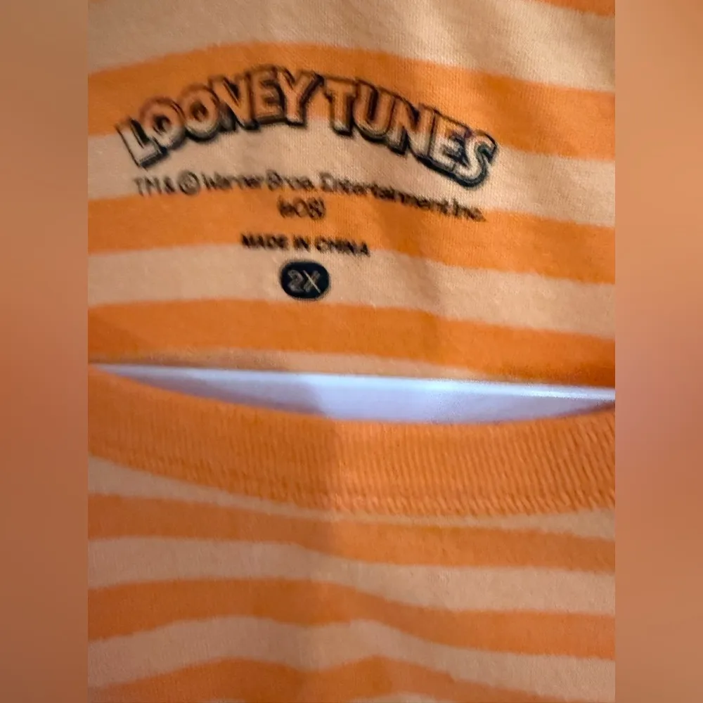 🎄LOONEY TUNES STRIPE T - Image 3