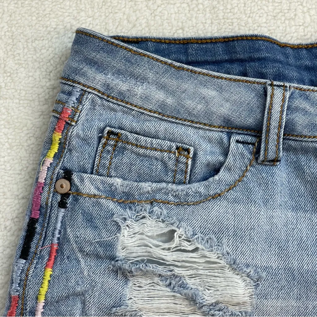 Harper Size 28 Blue Distressed Low Rise Denim Shorts Multi Color Embroidery Y2K - Image 3