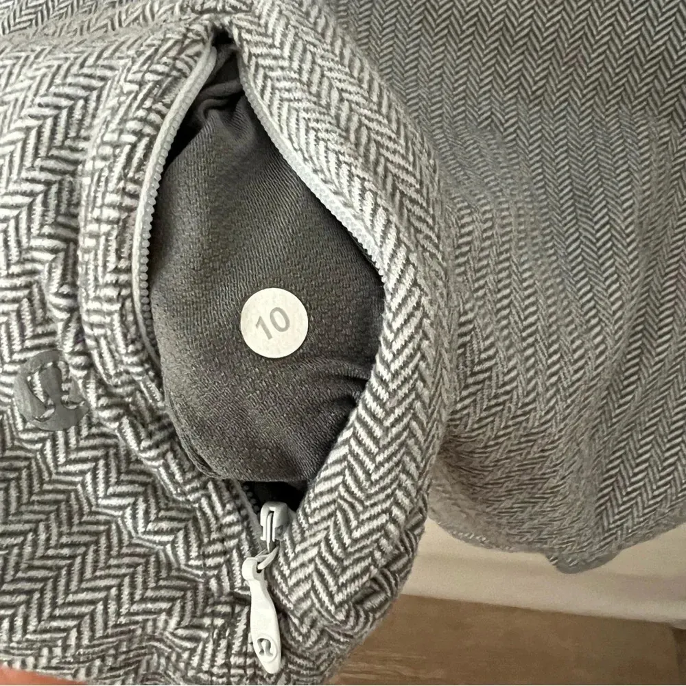 Lululemon Kanto Catch Me Long Sleeve Size 10 Sweatshirt Gray Herringbone Top - Image 12