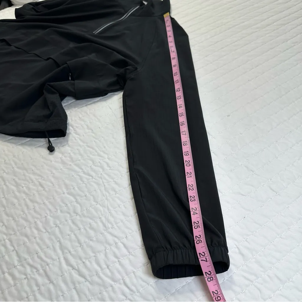 Avia Black lightweight Half-Zip Sweatshirt With Pockets and Ajustable Straps - Image 5