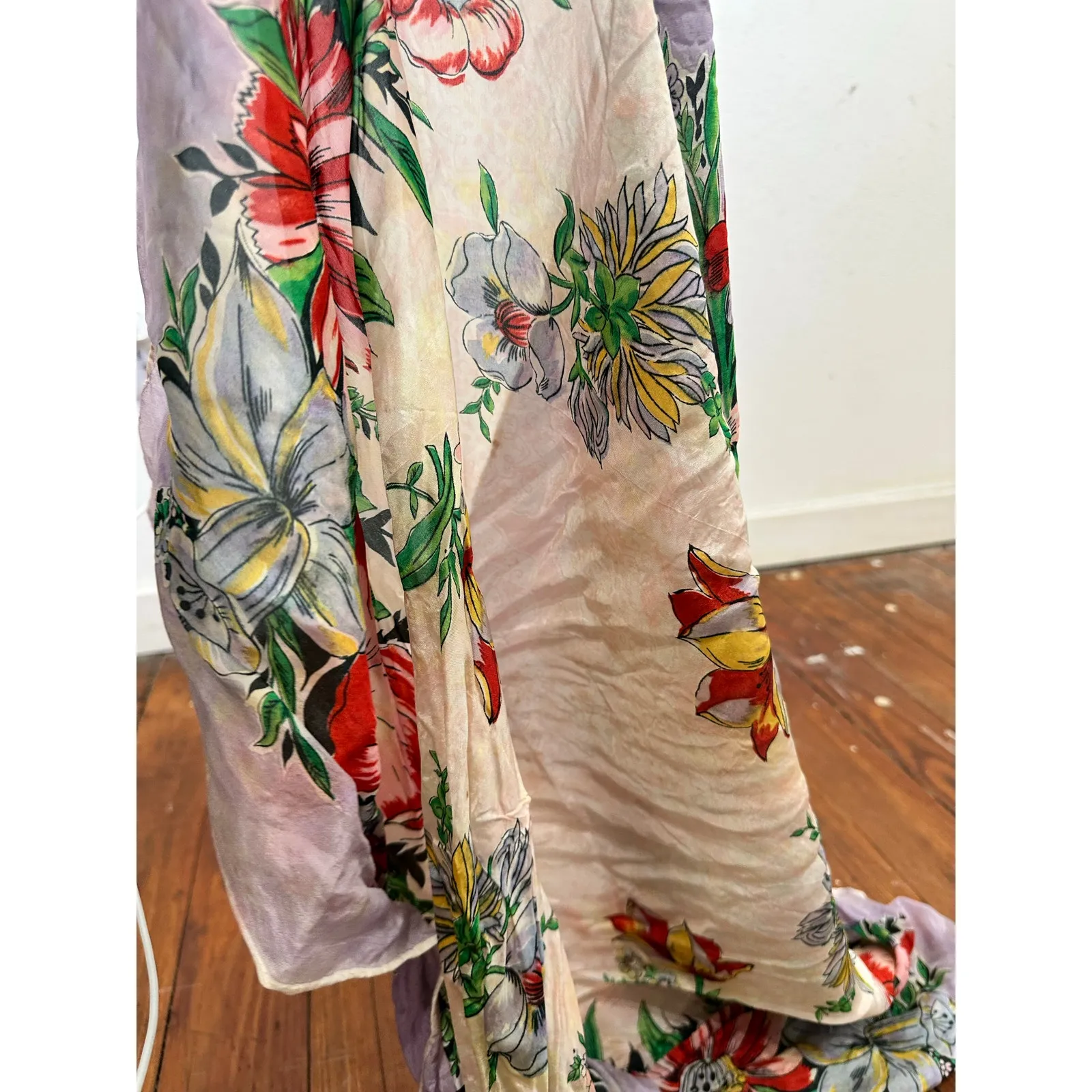 Vintage FLORAL White Red Silky Scarf Small Tablecloth Roses Headwrap Scarf - Image 9