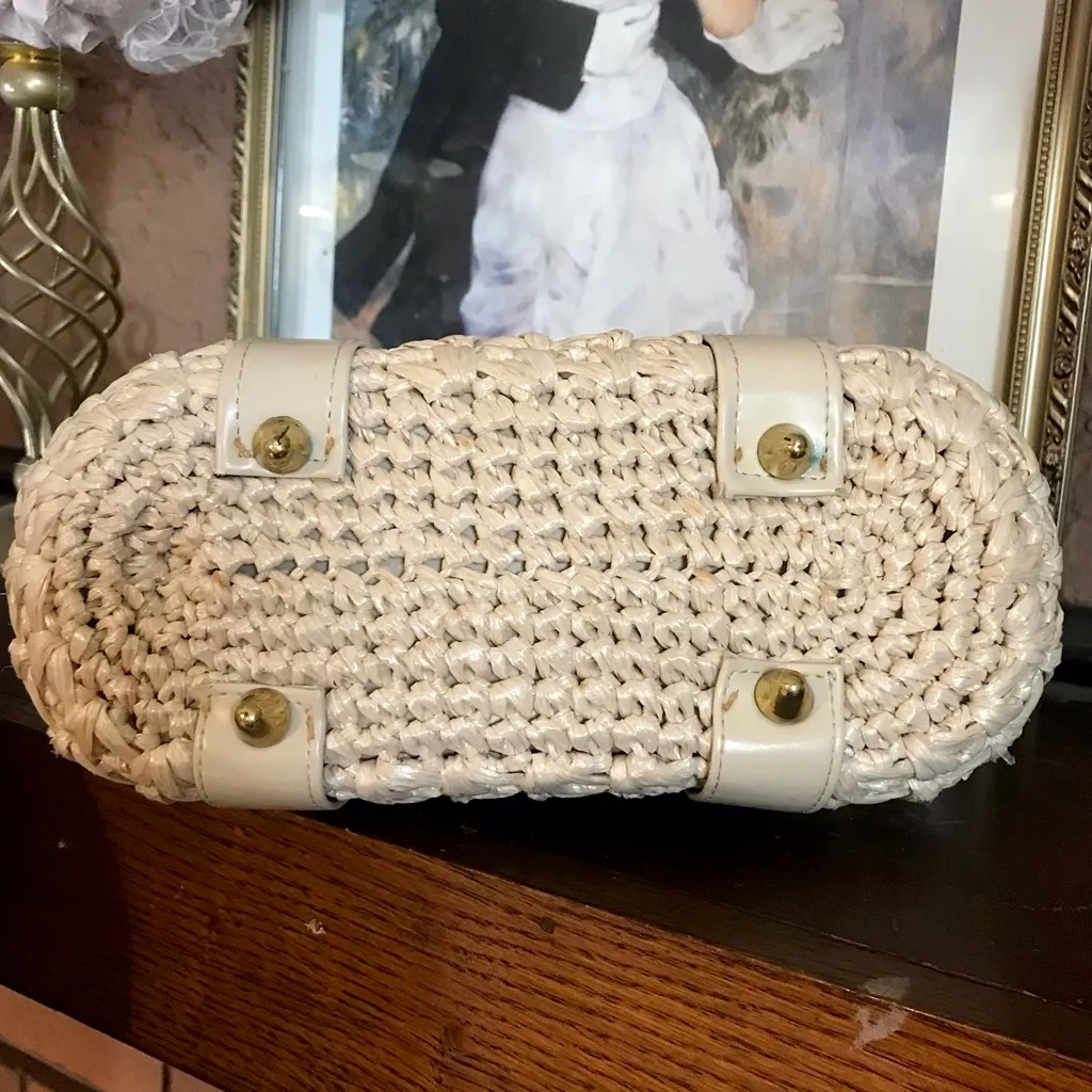 GAYMODE VINTAGE 1960'S IVORY STRAW FRAME HAND BAG WITH FAUX LEATHER ACCENTS Gold - Image 9