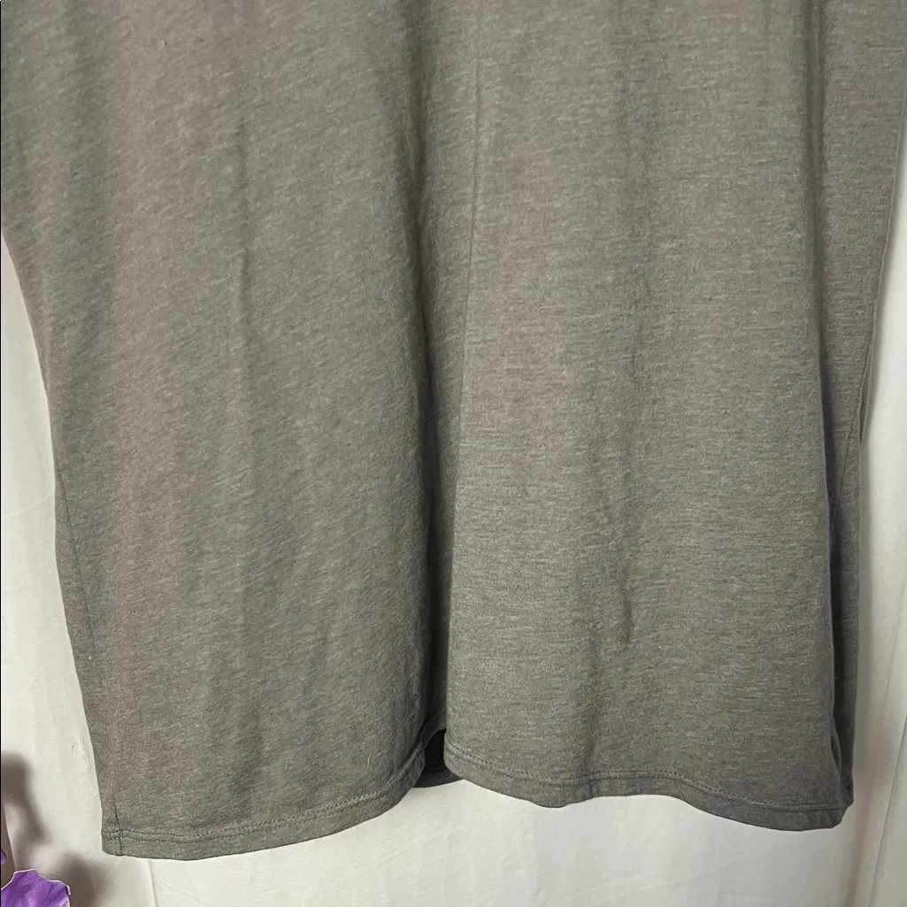 The North Face Gray V-Neck "Stay Wild" Women's Standard Fit Tee Size XL - Image 3