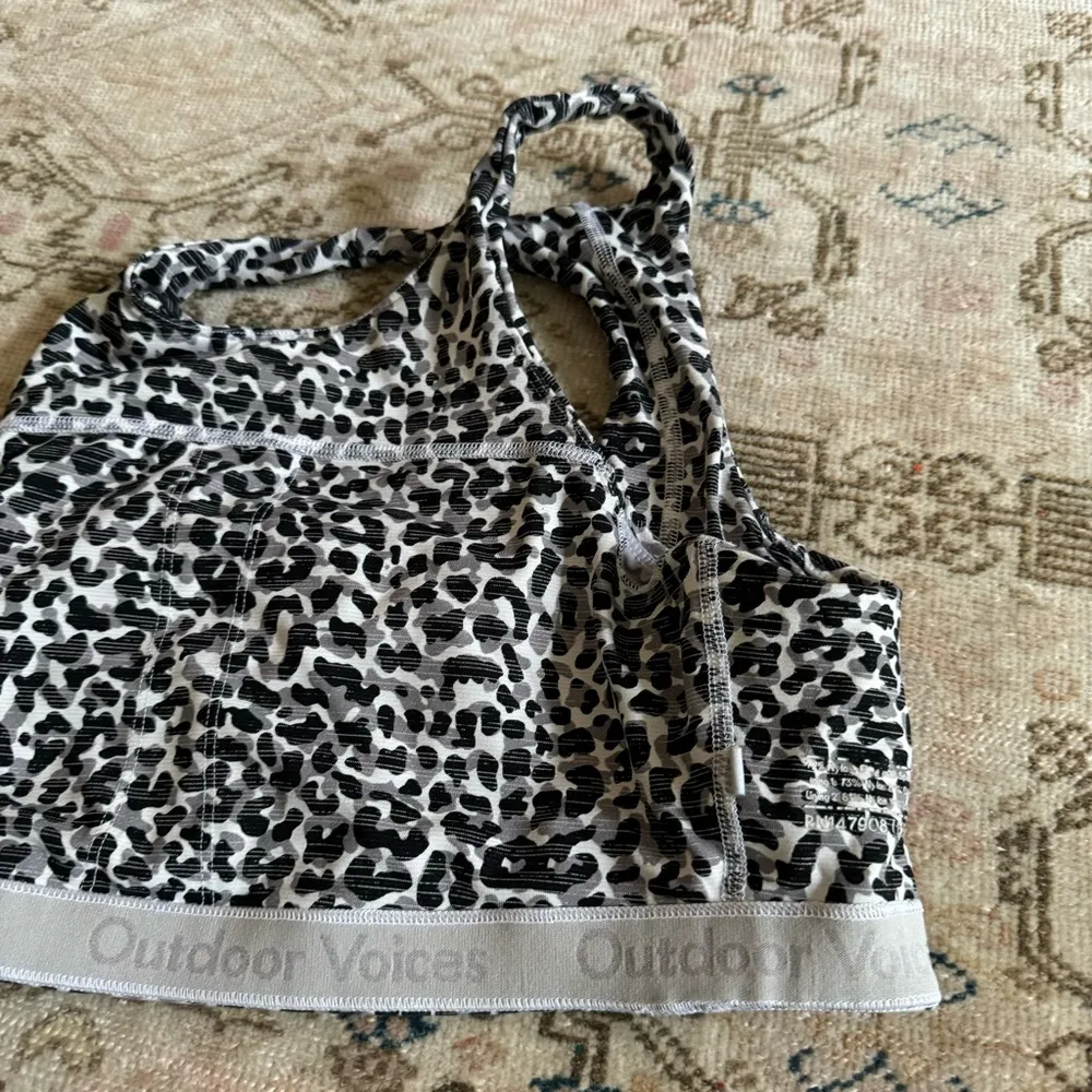 Outdoor Voices Tech Sweat Crop Top Snow Leopard | Small - Image 8