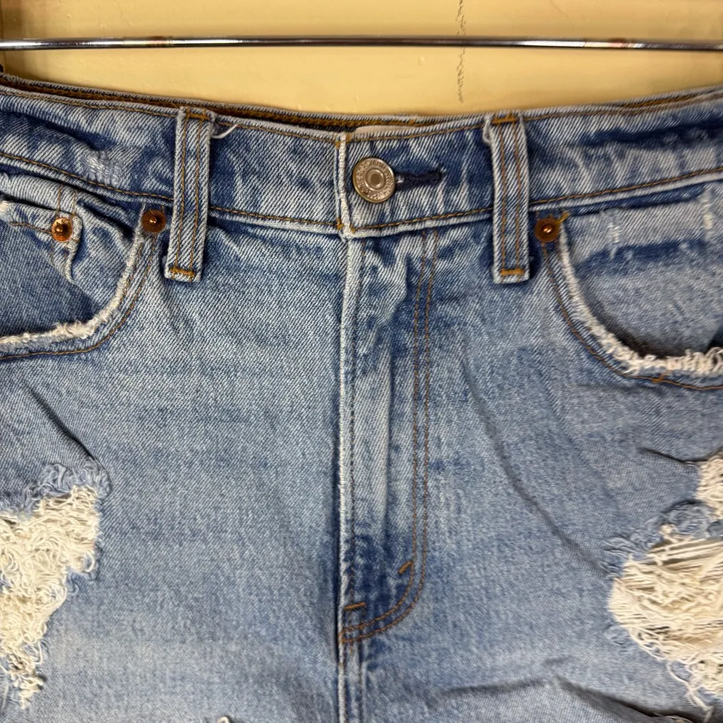 Abercrombie & Fitch High Rise Mom Short Size 28 Curve Love Distressed Denim‎ - Image 3