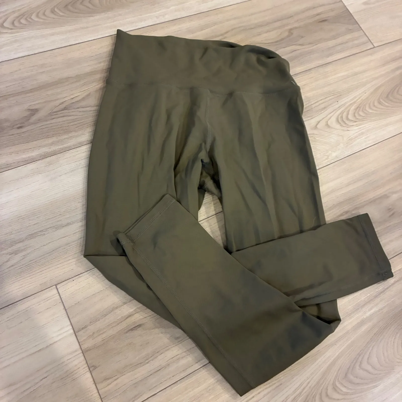 Echt Olive‎ Green Ruched Booty Workout Leggings Size M - Image 2