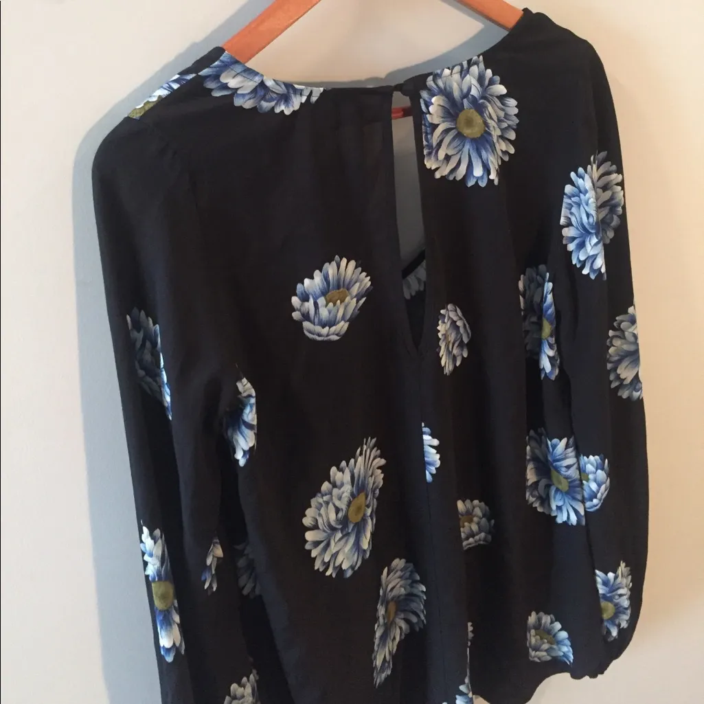 Show Me Your MuMu Black and Blue Floral Top size S - Image 7