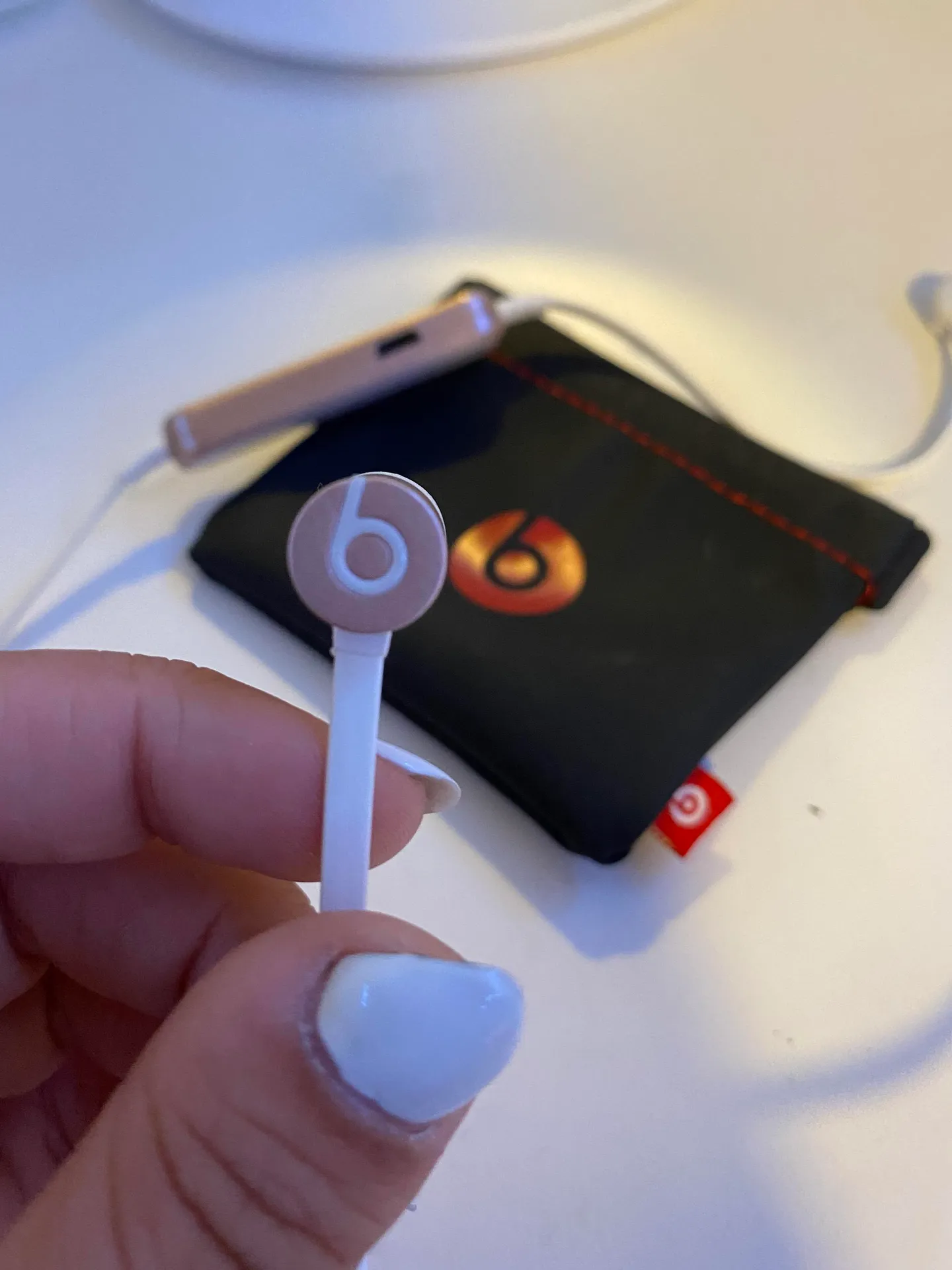Beats by Dre Bluetooth Ear Buds - Image 2