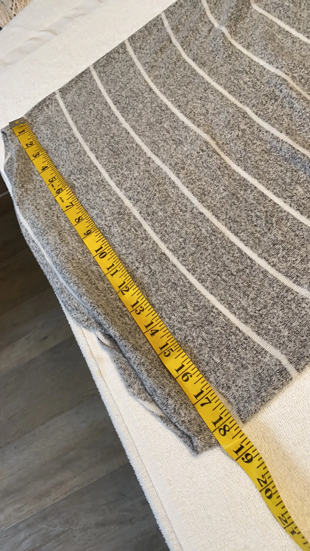 blouse elbow length sleeves size small - Image 6