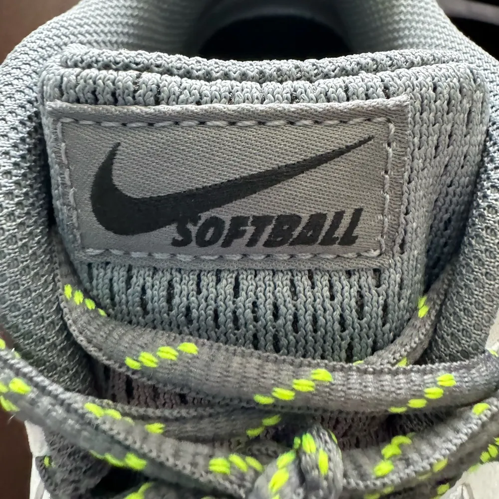 Renew Softball Cleats Size 8 NWOT - Image 12