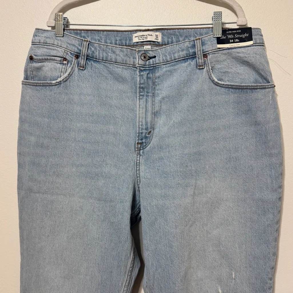 NEW Abercrombie & Fitch Ultra High Rise Jeans Size 18 Short NWT Light Blue - Image 3