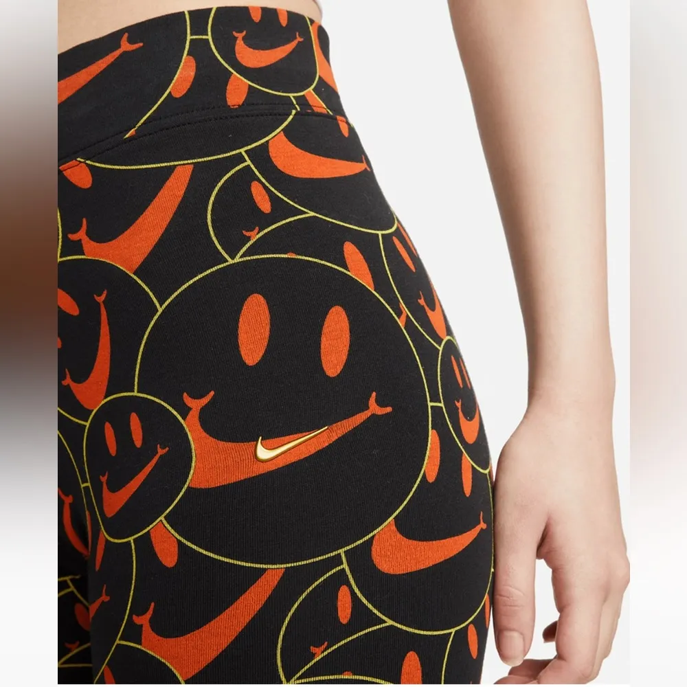 Nike Extra Small Shorts and Leggings - Image 2