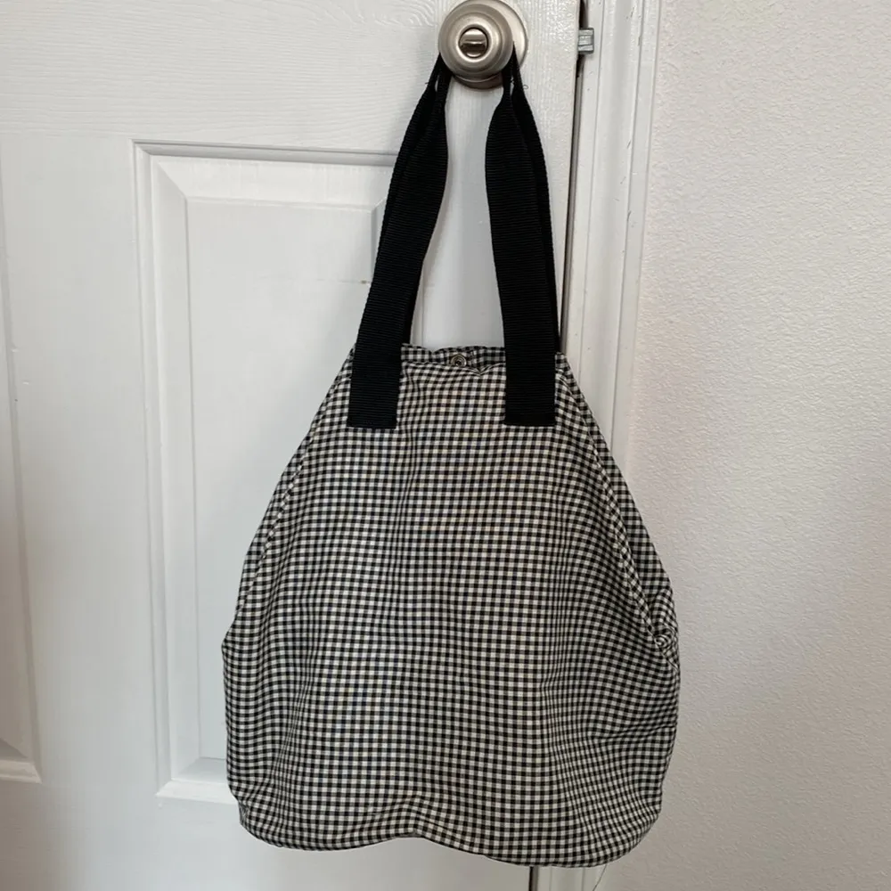 Guess 90s gingham tote bag. - Image 6