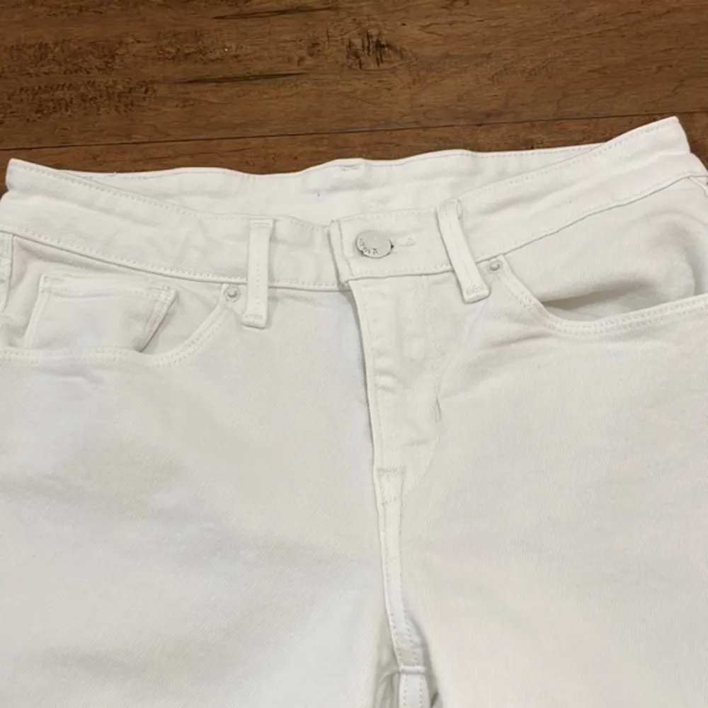 Levi’s Strauss White Denim Rolled Bermuda Shorts - Image 3