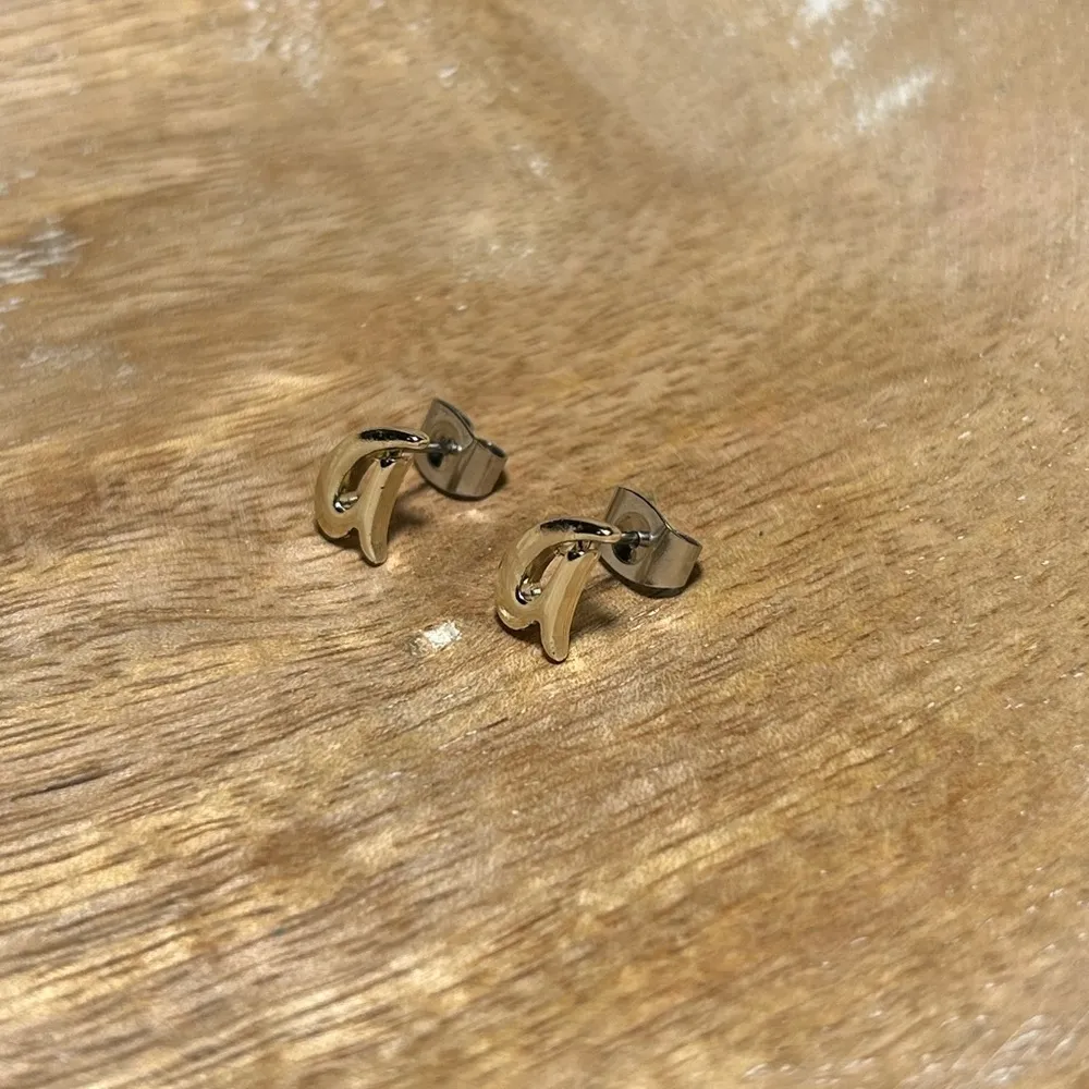 Light Gold Tone Initial “A” Stud Earrings - Image 4