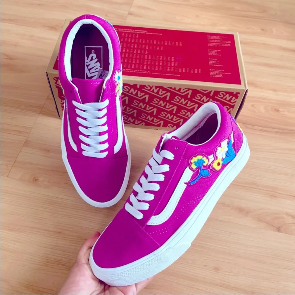 VANS Old Skool Shoe Suede Floral
Fuchsia Women's Size 8.5 US
VNOA4BV5TPK - Image 9