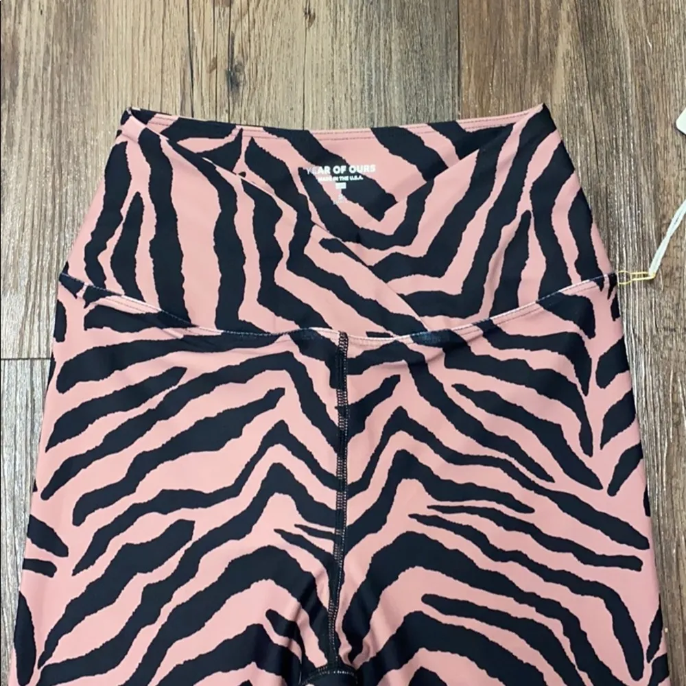 Veronica Tiger Legging in Rose - Image 3