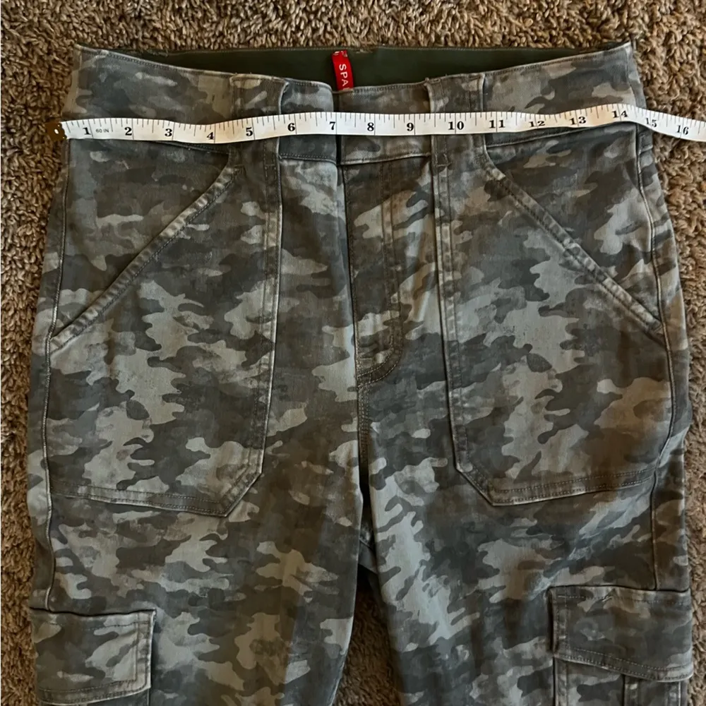 Spanx High Waisted Stretch Twill Ankle Cargo Pant Stone Wash Camo Green Grey L - Image 7