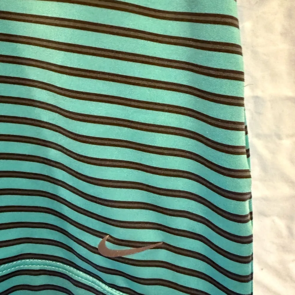 Nike  Green Fitted Buttoned Polo Top - Image 2