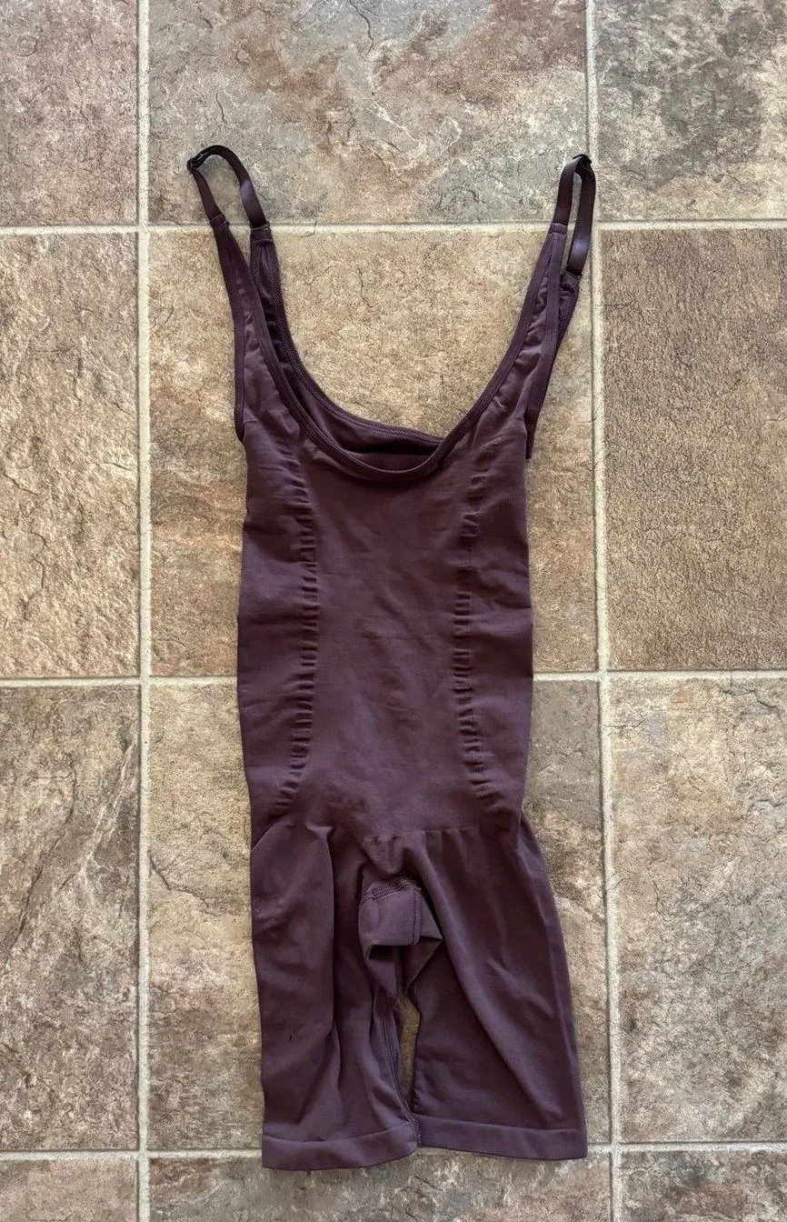 Skims Seamless Sculpt Mid Thigh Bodysuit Cocoa Size XXS/XS - Image 1