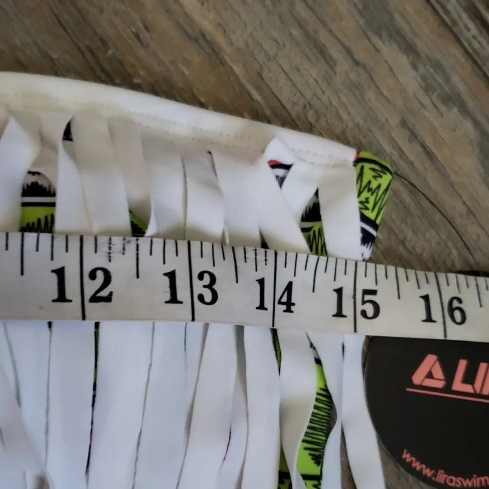 Lira bikini top size small - Image 5
